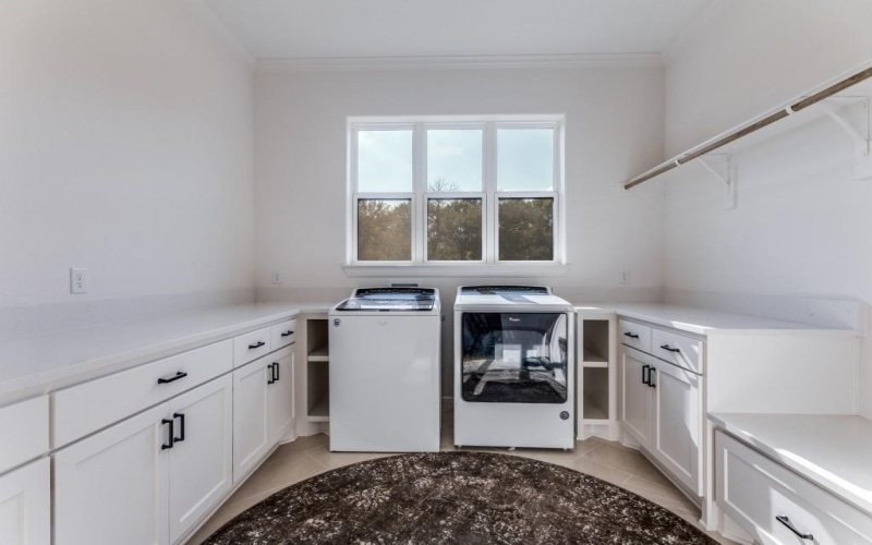 129 Lariat Court, Azle, TX 76020, 5 Bedrooms Bedrooms, ,3 BathroomsBathrooms,Residential,For Sale,129 Lariat Court,0,21117974