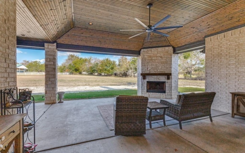 129 Lariat Court, Azle, TX 76020, 5 Bedrooms Bedrooms, ,3 BathroomsBathrooms,Residential,For Sale,129 Lariat Court,0,21117974