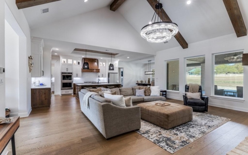 129 Lariat Court, Azle, TX 76020, 5 Bedrooms Bedrooms, ,3 BathroomsBathrooms,Residential,For Sale,129 Lariat Court,0,21117974