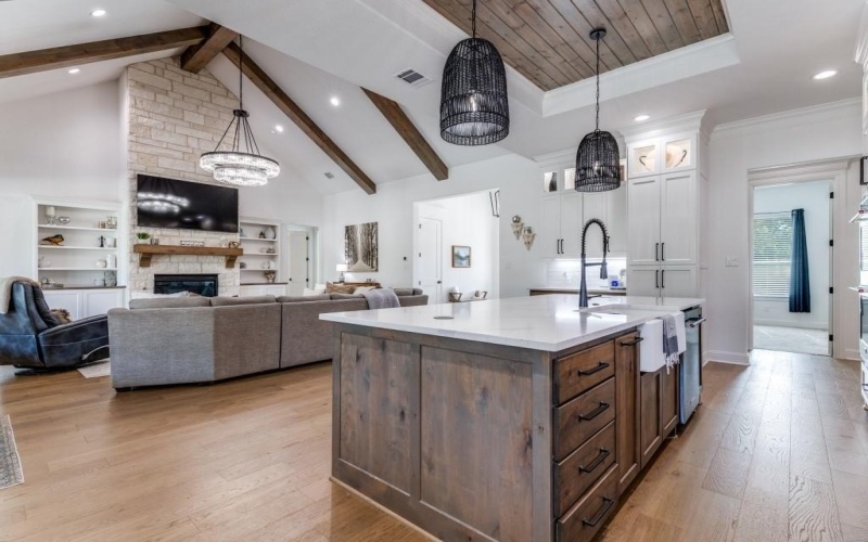 129 Lariat Court, Azle, TX 76020, 5 Bedrooms Bedrooms, ,3 BathroomsBathrooms,Residential,For Sale,129 Lariat Court,0,21117974