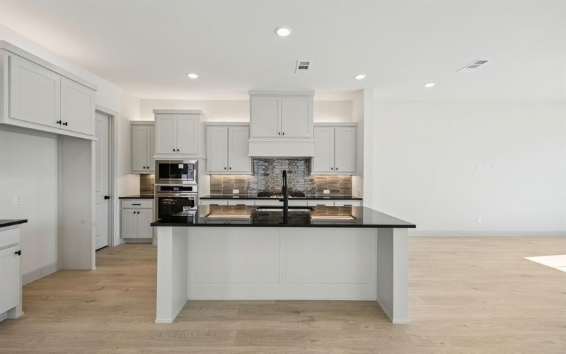 416 Dover Mews, Celina, TX 75009, 4 Bedrooms Bedrooms, ,3 BathroomsBathrooms,Residential,For Sale,416 Dover Mews,0,21118078