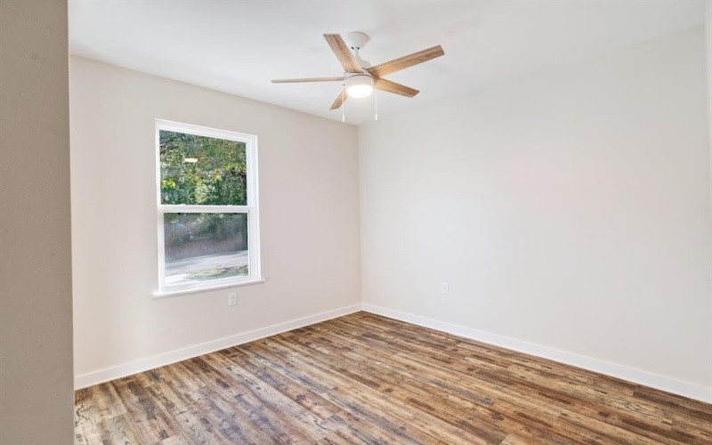 1337 E Houston Street, Paris, TX 75460, 3 Bedrooms Bedrooms, ,2 BathroomsBathrooms,Residential,For Sale,1337 E Houston Street,0,21118232