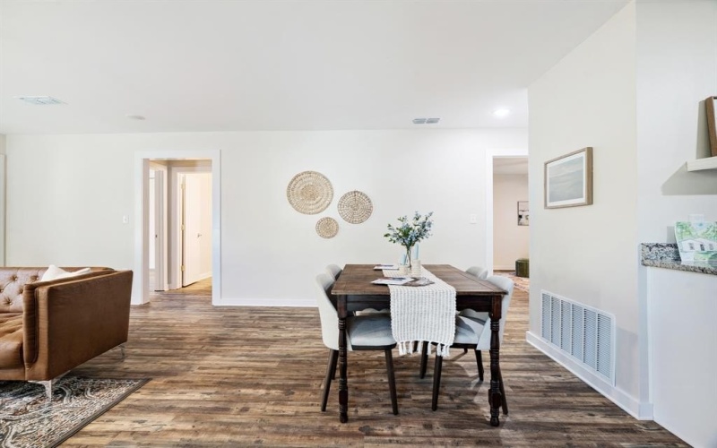 1337 E Houston Street, Paris, TX 75460, 3 Bedrooms Bedrooms, ,2 BathroomsBathrooms,Residential,For Sale,1337 E Houston Street,0,21118232