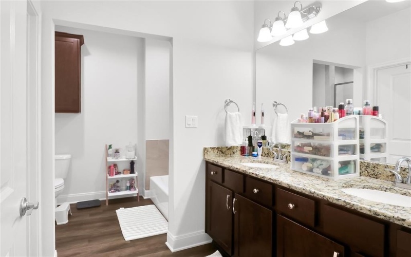 6111 Hamilton Meadows Way, Tyler, TX 75703, 2 Habitaciones Habitaciones , ,2 BañosBaños,Residential,En Venta,6111 Hamilton Meadows Way,0,21118549