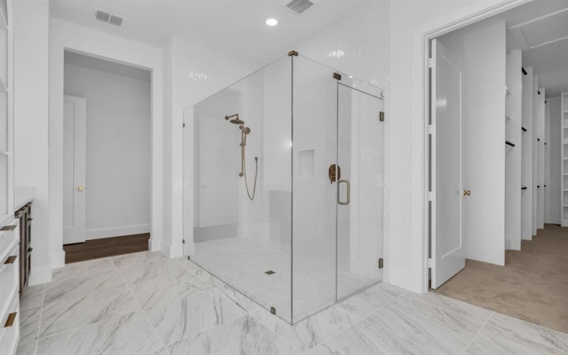 14626 Southern Pines Drive, Farmers Branch, TX 75234, 5 Habitaciones Habitaciones , ,6 BañosBaños,Residential,En Venta,14626 Southern Pines Drive,0,21118657