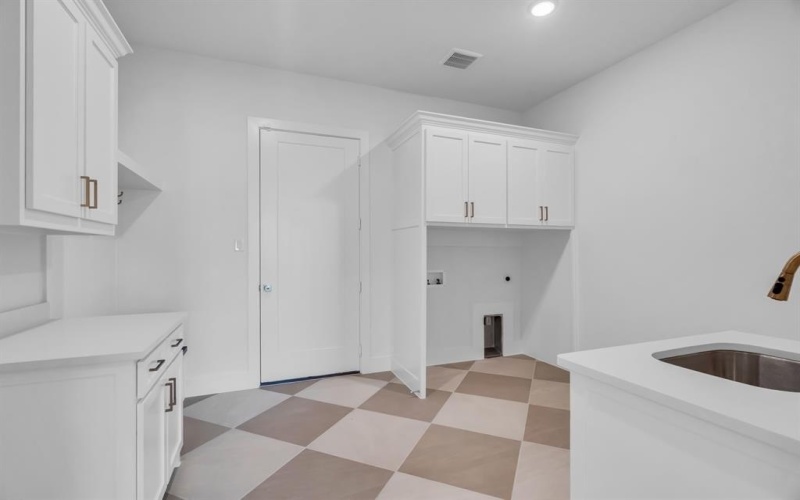 14626 Southern Pines Drive, Farmers Branch, TX 75234, 5 Habitaciones Habitaciones , ,6 BañosBaños,Residential,En Venta,14626 Southern Pines Drive,0,21118657