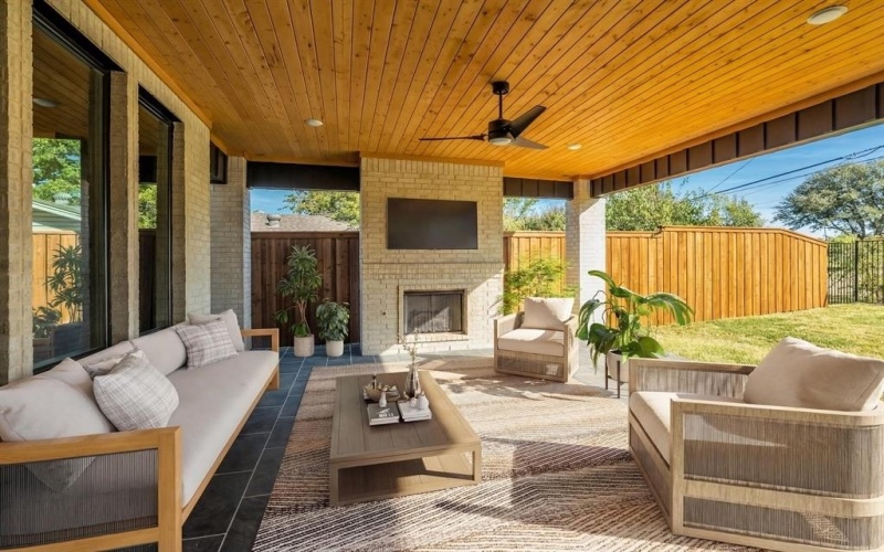 14626 Southern Pines Drive, Farmers Branch, TX 75234, 5 Habitaciones Habitaciones , ,6 BañosBaños,Residential,En Venta,14626 Southern Pines Drive,0,21118657