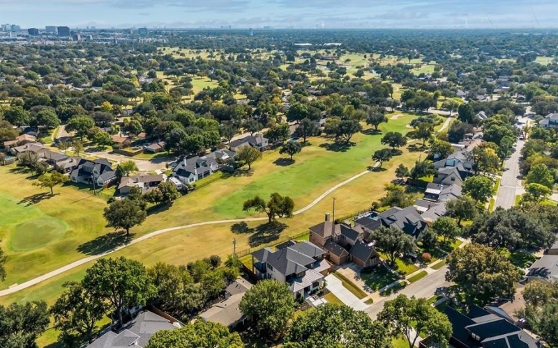 14626 Southern Pines Drive, Farmers Branch, TX 75234, 5 Habitaciones Habitaciones , ,6 BañosBaños,Residential,En Venta,14626 Southern Pines Drive,0,21118657