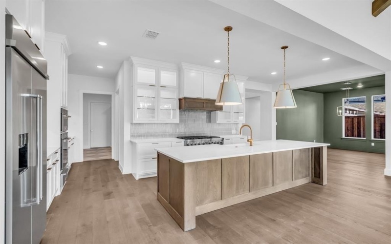 14626 Southern Pines Drive, Farmers Branch, TX 75234, 5 Habitaciones Habitaciones , ,6 BañosBaños,Residential,En Venta,14626 Southern Pines Drive,0,21118657