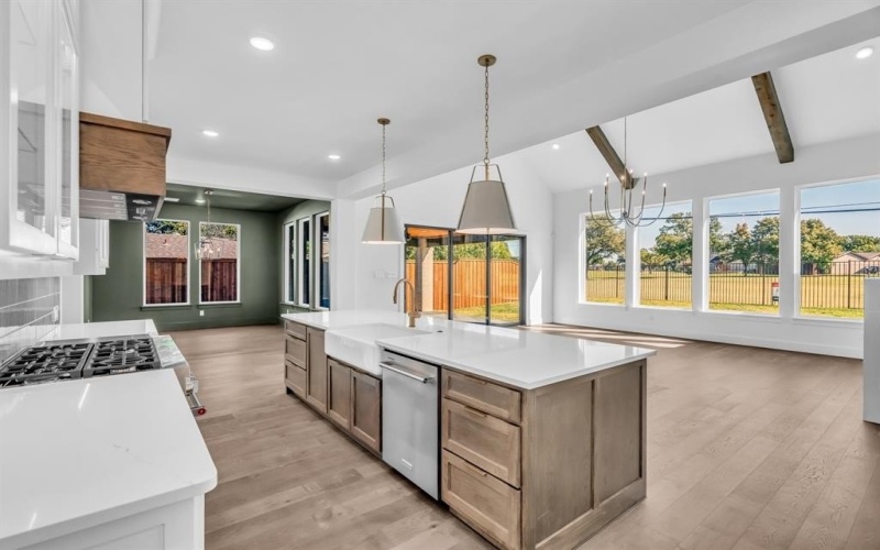 14626 Southern Pines Drive, Farmers Branch, TX 75234, 5 Habitaciones Habitaciones , ,6 BañosBaños,Residential,En Venta,14626 Southern Pines Drive,0,21118657