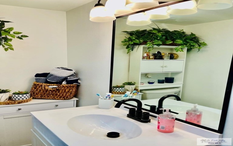 408 COOPER LN., LA FERIA, TX 78559, 2 Habitaciones Habitaciones , ,2 BañosBaños,Residential,En Venta,408 COOPER LN.,29762552
