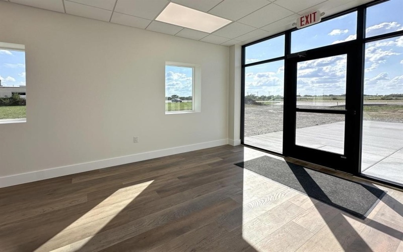 1704 Westaire Drive, Gainesville, TX 76240, ,Otro,En Venta,1704 Westaire Drive,0,21118743