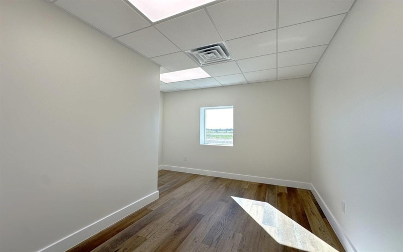 1704 Westaire Drive, Gainesville, TX 76240, ,Otro,En Venta,1704 Westaire Drive,0,21118743