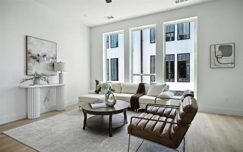 312 N Lancaster Avenue #Bldg 1, Dallas, TX 75203, 3 Bedrooms Bedrooms, ,3 BathroomsBathrooms,Residential,For Sale,312 N Lancaster Avenue,0,21118775