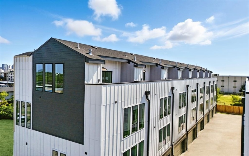 312 N Lancaster Avenue #Bldg 1, Dallas, TX 75203, 3 Bedrooms Bedrooms, ,3 BathroomsBathrooms,Residential,For Sale,312 N Lancaster Avenue,0,21118775