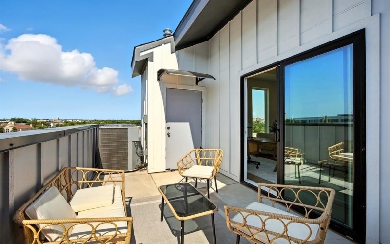 312 N Lancaster Avenue #Bldg 1, Dallas, TX 75203, 3 Bedrooms Bedrooms, ,3 BathroomsBathrooms,Residential,For Sale,312 N Lancaster Avenue,0,21118775