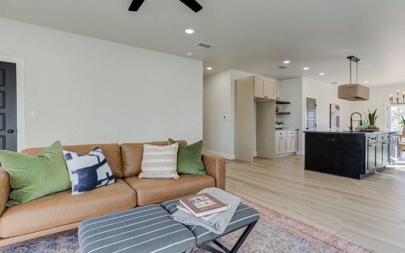 305 SW Ave. L, Seminole, TX 79360, 3 Habitaciones Habitaciones , ,2 BañosBaños,Residential,En Venta,305 SW Ave. L,0,164642