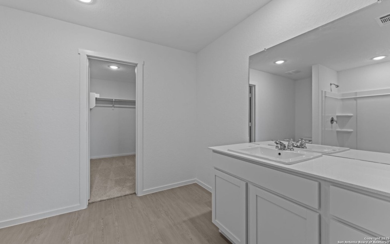 121 Oak Hurst Dr, Floresville, TX 78114, 4 Habitaciones Habitaciones , ,2 BañosBaños,Residential,En Venta,121 Oak Hurst Dr,0,1924568