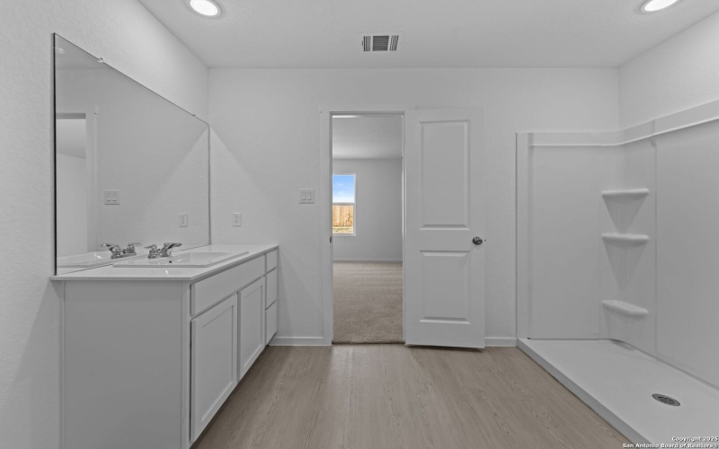 121 Oak Hurst Dr, Floresville, TX 78114, 4 Habitaciones Habitaciones , ,2 BañosBaños,Residential,En Venta,121 Oak Hurst Dr,0,1924568