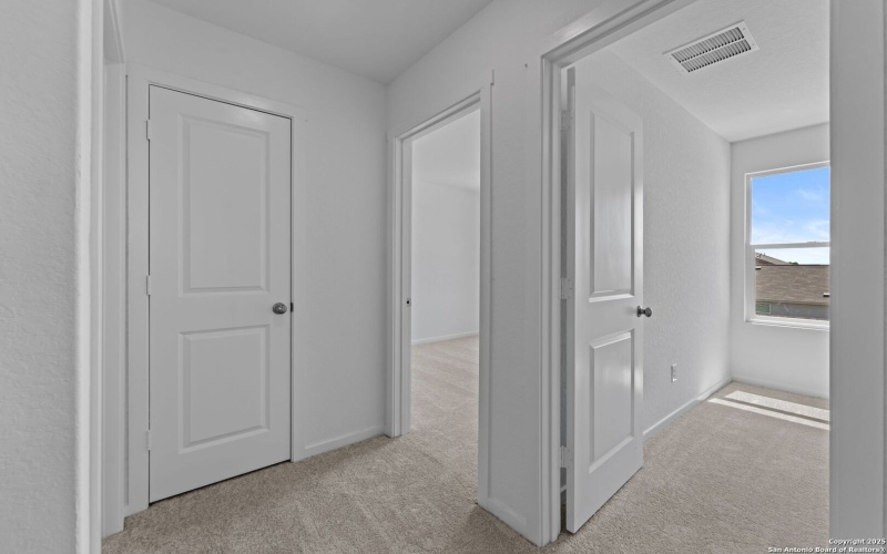 121 Oak Hurst Dr, Floresville, TX 78114, 4 Habitaciones Habitaciones , ,2 BañosBaños,Residential,En Venta,121 Oak Hurst Dr,0,1924568