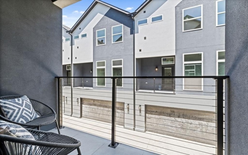 4707 Virginia Avenue #3, Dallas, TX 75204, 2 Bedrooms Bedrooms, ,3 BathroomsBathrooms,Residential,For Sale,4707 Virginia Avenue,0,21118294