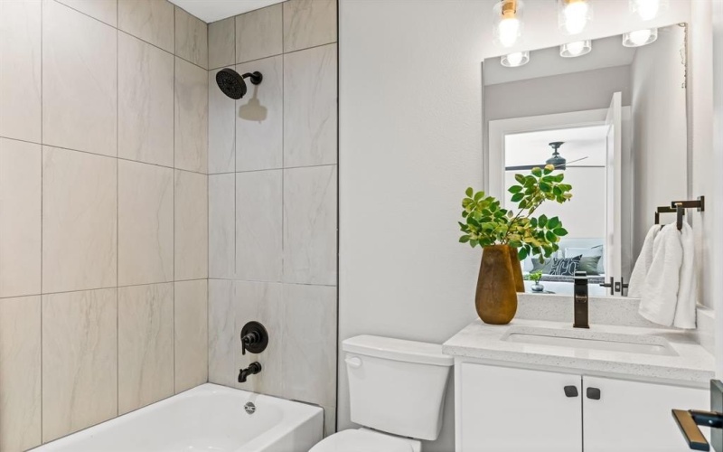 4707 Virginia Avenue #3, Dallas, TX 75204, 2 Bedrooms Bedrooms, ,3 BathroomsBathrooms,Residential,For Sale,4707 Virginia Avenue,0,21118294