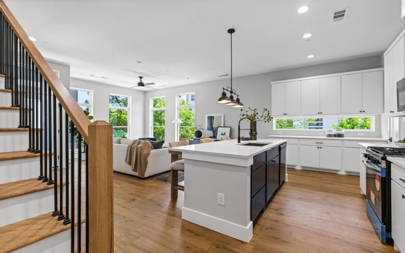 4707 Virginia Avenue #3, Dallas, TX 75204, 2 Bedrooms Bedrooms, ,3 BathroomsBathrooms,Residential,For Sale,4707 Virginia Avenue,0,21118294