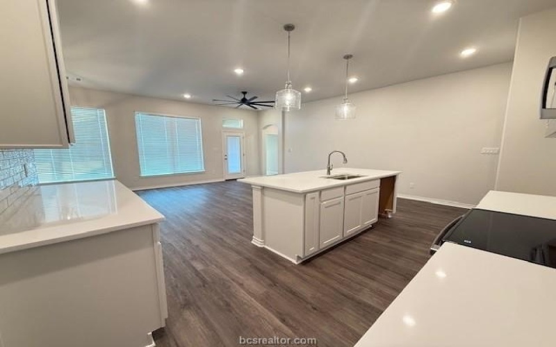 7809 Redbud Road, Navasota, TX 77868, 3 Habitaciones Habitaciones , ,2 BañosBaños,Residential,En Venta,7809 Redbud Road,0,25012296