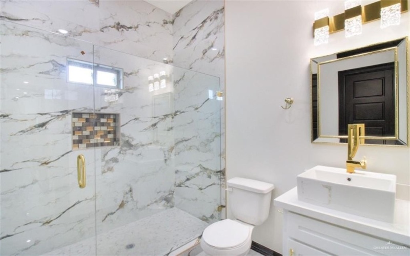 203 N 31st Street, Hidalgo, TX 78557, 4 Bedrooms Bedrooms, ,3 BathroomsBathrooms,Residential,For Sale,203 N 31st Street,0,487581