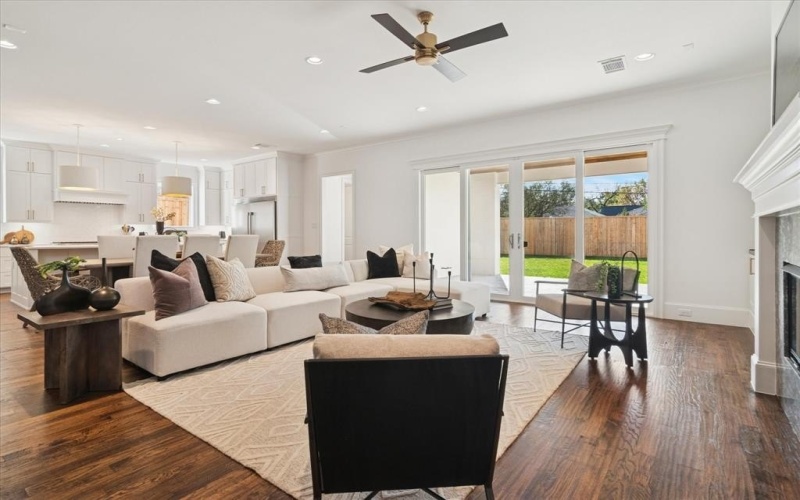 6234 Lakeshore Drive, Dallas, TX 75214, 5 Habitaciones Habitaciones , ,5 BañosBaños,Residential,En Venta,6234 Lakeshore Drive,0,21117856