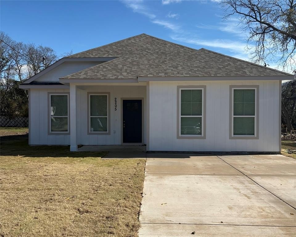 2205 Wellington Street, Greenville, TX 75401, 3 Bedrooms Bedrooms, ,2 BathroomsBathrooms,Residential,For Sale,2205 Wellington Street,0,21118832