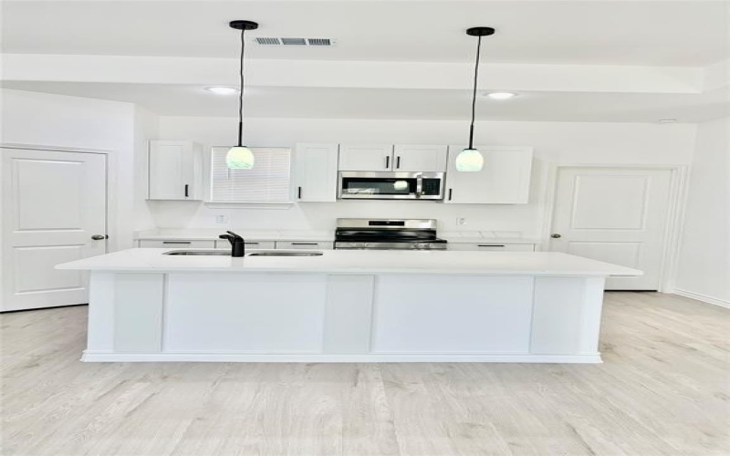 2205 Wellington Street, Greenville, TX 75401, 3 Bedrooms Bedrooms, ,2 BathroomsBathrooms,Residential,For Sale,2205 Wellington Street,0,21118832