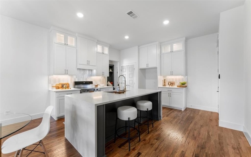 607 E Wood Dell Drive, Glenn Heights, TX 75154, 4 Bedrooms Bedrooms, ,2 BathroomsBathrooms,Residential,For Sale,607 E Wood Dell Drive,0,21118836