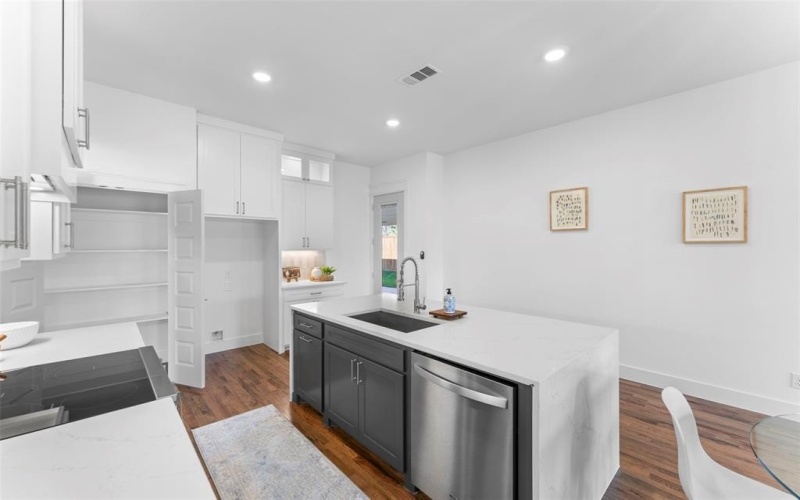 607 E Wood Dell Drive, Glenn Heights, TX 75154, 4 Bedrooms Bedrooms, ,2 BathroomsBathrooms,Residential,For Sale,607 E Wood Dell Drive,0,21118836