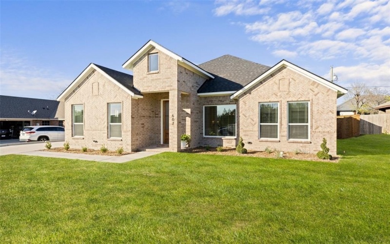 607 E Wood Dell Drive, Glenn Heights, TX 75154, 4 Bedrooms Bedrooms, ,2 BathroomsBathrooms,Residential,For Sale,607 E Wood Dell Drive,0,21118836