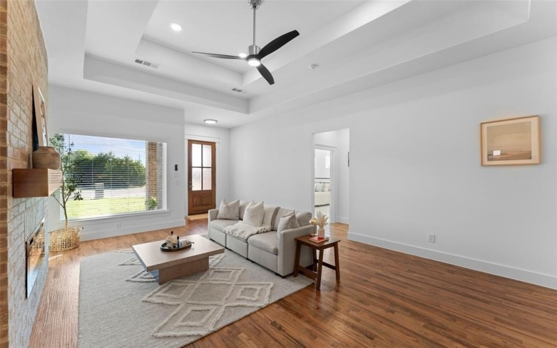 607 E Wood Dell Drive, Glenn Heights, TX 75154, 4 Bedrooms Bedrooms, ,2 BathroomsBathrooms,Residential,For Sale,607 E Wood Dell Drive,0,21118836