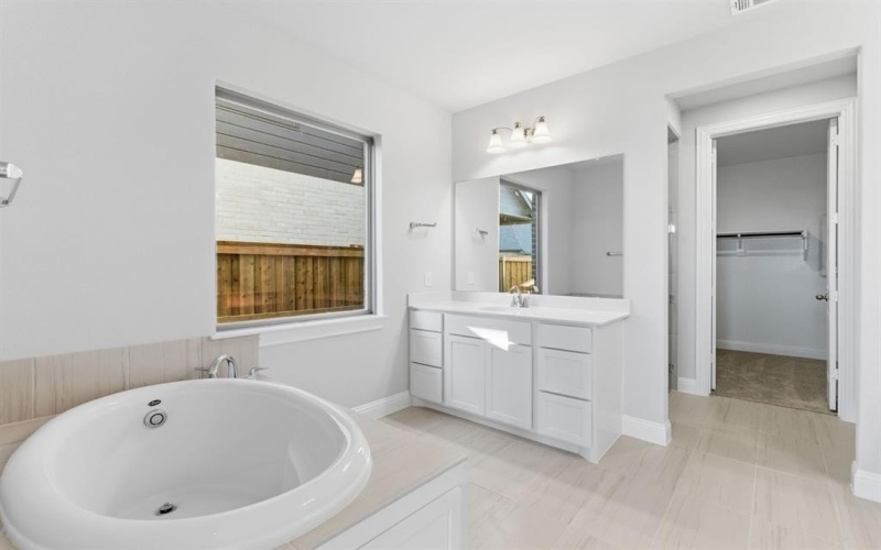 213 Bay Laurel Road, McKinney, TX 75071, 4 Bedrooms Bedrooms, ,5 BathroomsBathrooms,Residential,For Sale,213 Bay Laurel Road,0,21118975