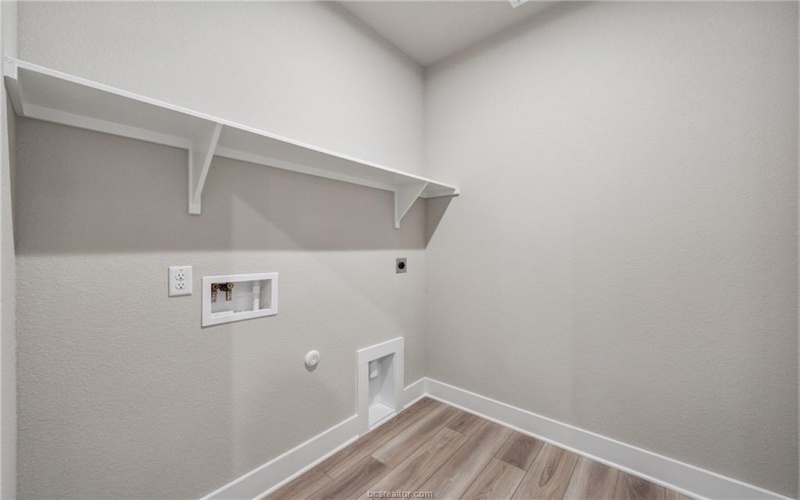 6408 Raleigh Loop, College Station, TX 77845, 4 Bedrooms Bedrooms, ,2 BathroomsBathrooms,Residential,For Sale,6408 Raleigh Loop,0,25012304