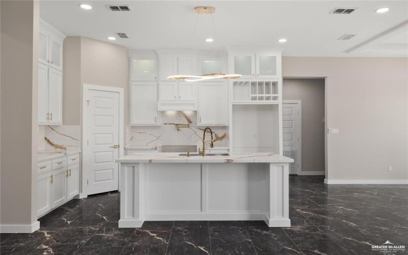 9510 N 71st Lane, McAllen, TX 78573, 3 Bedrooms Bedrooms, ,2 BathroomsBathrooms,Residential,For Sale,9510 N 71st Lane,0,487640