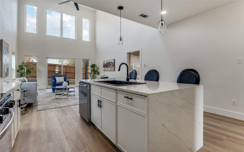 1409 Doyle Avenue, Dallas, TX 75203, 3 Habitaciones Habitaciones , ,3 BañosBaños,Residential,En Venta,1409 Doyle Avenue,0,21111825