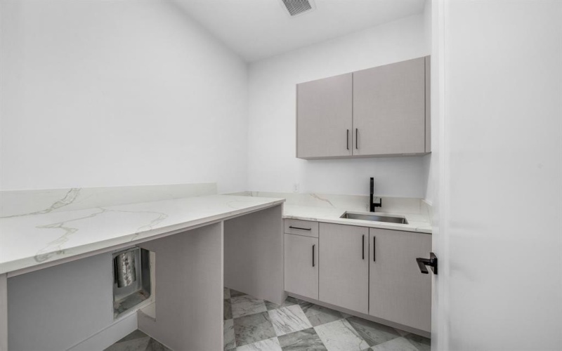 3739 Royal Lane, Dallas, TX 75229, 5 Bedrooms Bedrooms, ,6 BathroomsBathrooms,Residential,For Sale,3739 Royal Lane,0,21116474