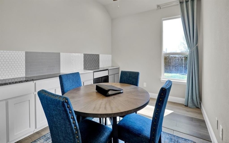 10408 SUNSET SHORE Drive, Grand Prairie, TX 76065, 4 Habitaciones Habitaciones , ,2 BañosBaños,Residential,En Venta,10408 SUNSET SHORE Drive,0,21118206