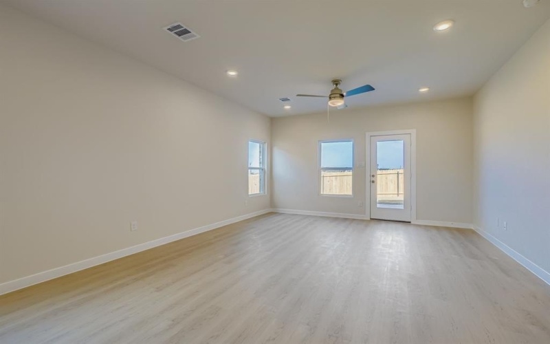 465 Suffolk Drive, Ferris, TX 75125, 4 Bedrooms Bedrooms, ,2 BathroomsBathrooms,Residential,For Sale,465 Suffolk Drive,0,21119147