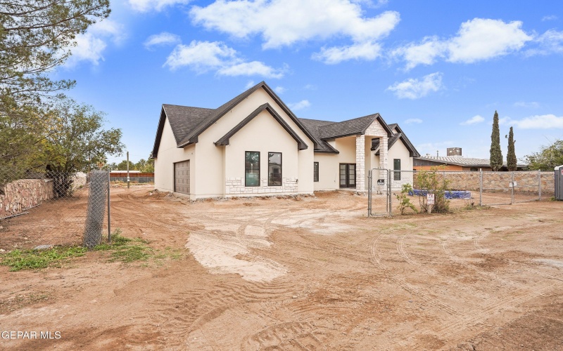 236 Nooch Road, Socorro, TX 79927, 4 Bedrooms Bedrooms, ,3 BathroomsBathrooms,Residential,For Sale,236 Nooch Road,0,934135