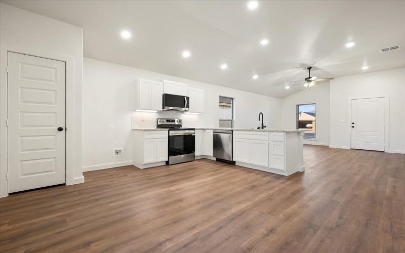 3015 139th Street, Lubbock, TX 79423, 3 Bedrooms Bedrooms, ,2 BathroomsBathrooms,Residential,For Sale,3015 139th Street,0,202563399