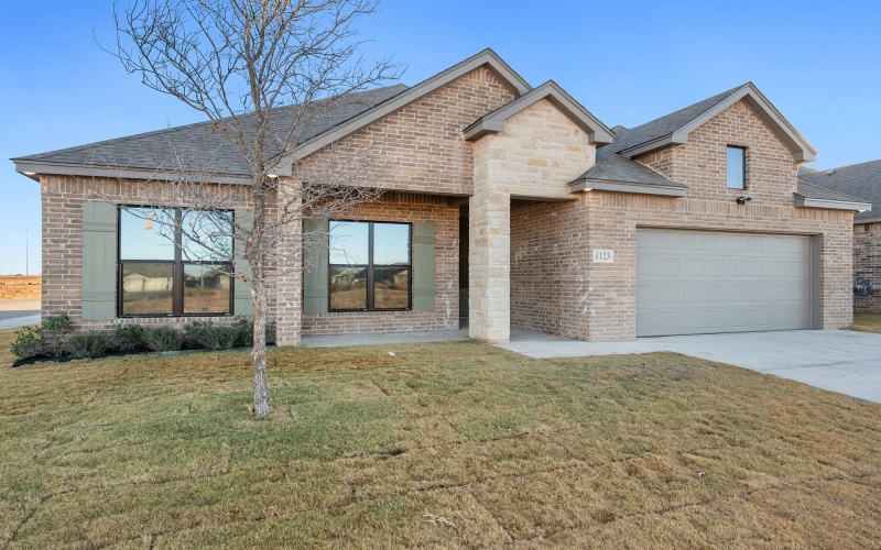 1123 N 6th Street, Wolfforth, TX 79382, 4 Bedrooms Bedrooms, ,3 BathroomsBathrooms,Residential,For Sale,1123 N 6th Street,0,202563410