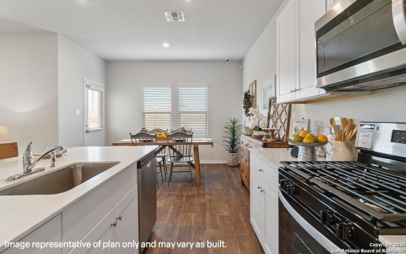 203 Scott Square, San Antonio, TX 78245, 4 Bedrooms Bedrooms, ,2 BathroomsBathrooms,Residential,For Sale,203 Scott Square,0,1924843