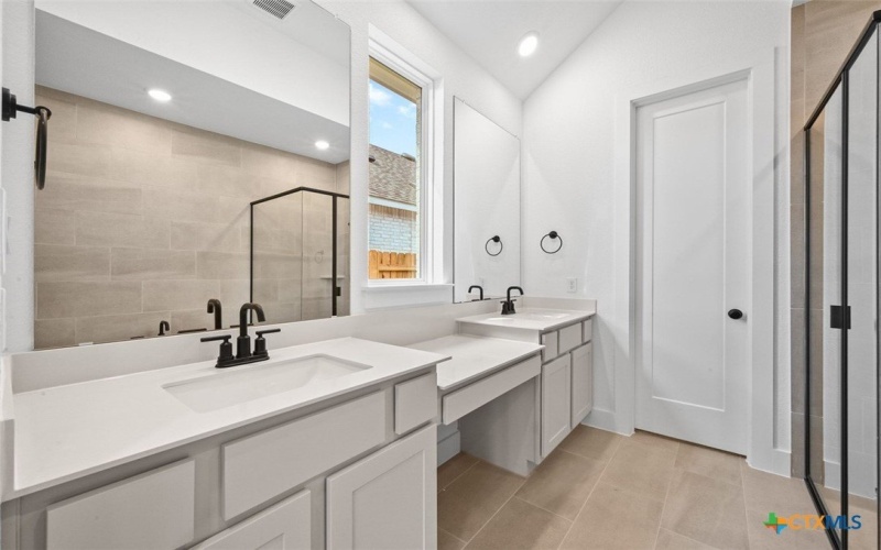 148 Basket Flower Loop, Kyle, TX 78640, 4 Bedrooms Bedrooms, ,3 BathroomsBathrooms,Residential,For Sale,148 Basket Flower Loop,0,584337