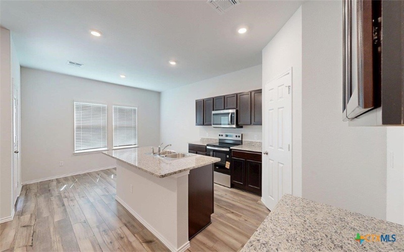 370 Dobson Drive, Killeen, TX 76549, 3 Bedrooms Bedrooms, ,2 BathroomsBathrooms,Residential,For Sale,370 Dobson Drive,0,598659