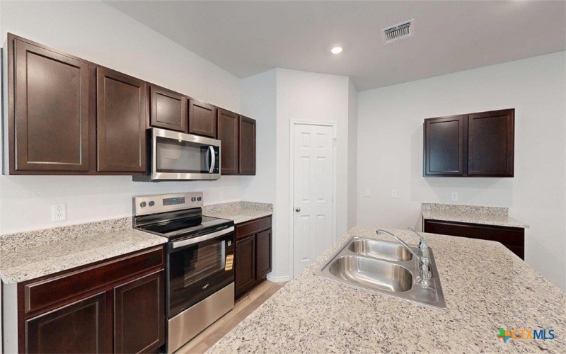 370 Dobson Drive, Killeen, TX 76549, 3 Bedrooms Bedrooms, ,2 BathroomsBathrooms,Residential,For Sale,370 Dobson Drive,0,598659